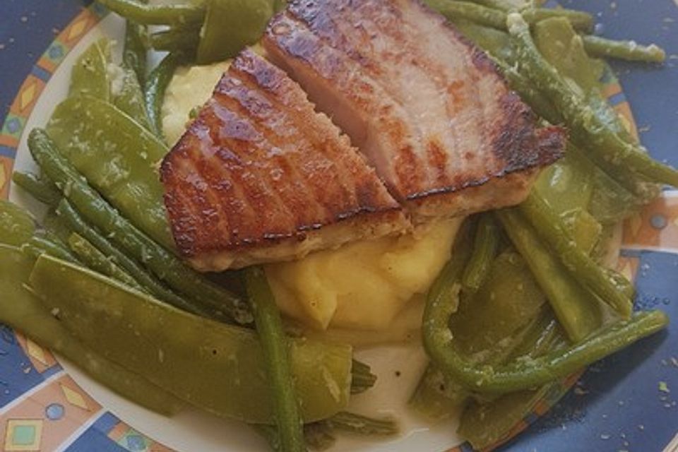 Thunfisch mit Meerrettich - Zuckerschoten und Kartoffelpüree