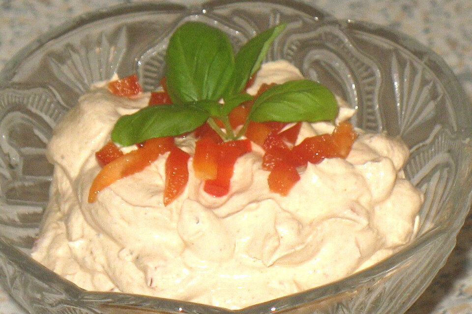 Frischkäseaufstrich mit roter Paprika