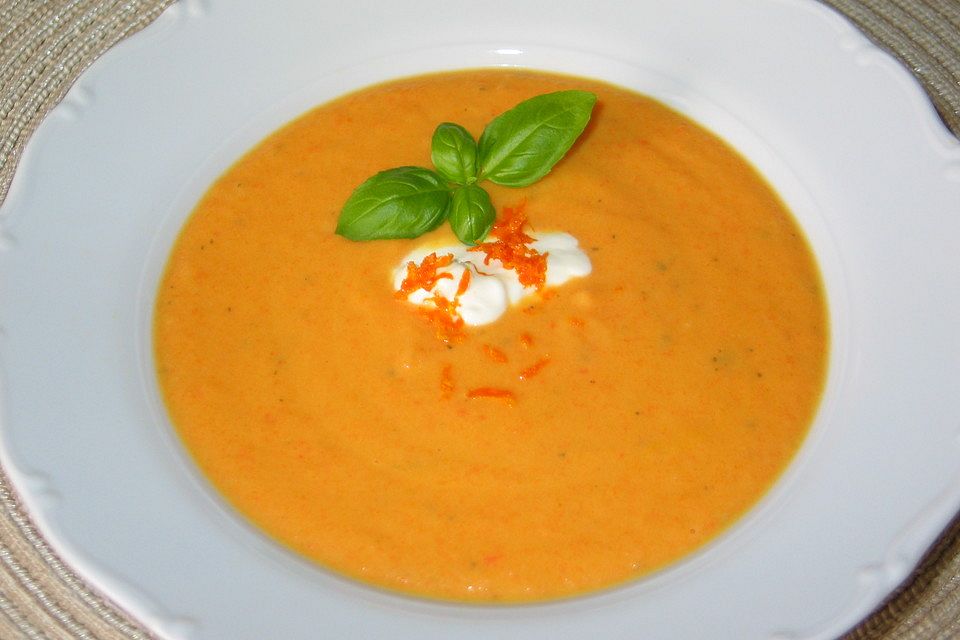 Karottensuppe mit Orangen