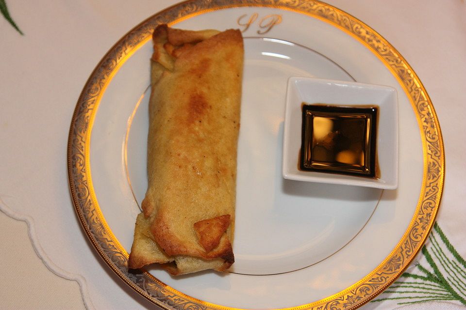 Chinesische Frühlingsrollen (Loempia) mit süßsauer-Sauce