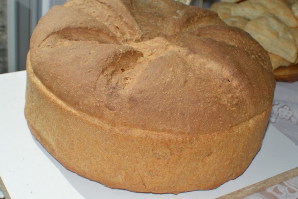 Leckeres Brot mit Buttermilch, Dinkel- und Weizenmehl