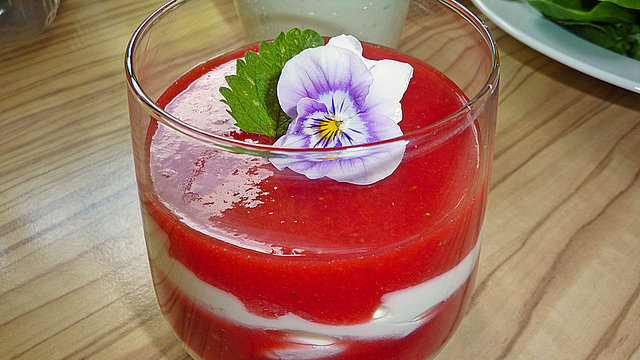 Erdbeeren mit Vanille - Eierlikör - Creme von machal Erdbeeren mit Vanille - Eierlikör - Creme von machal