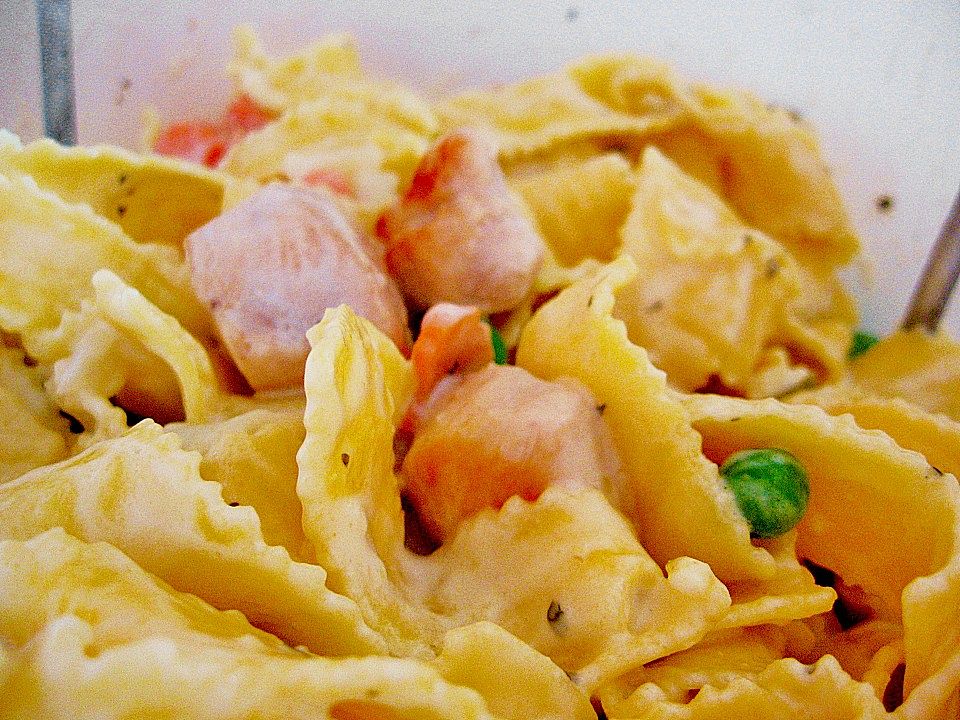 Nudelsalat mit Hähnchen und Joghurtsoße von Die-Kleine-Köchin| Chefkoch