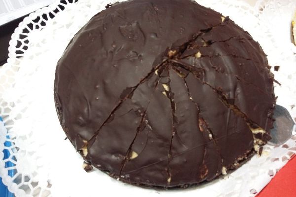 Schokoladen - Rum - Bombe mit Kirschen von Startaler | Chefkoch