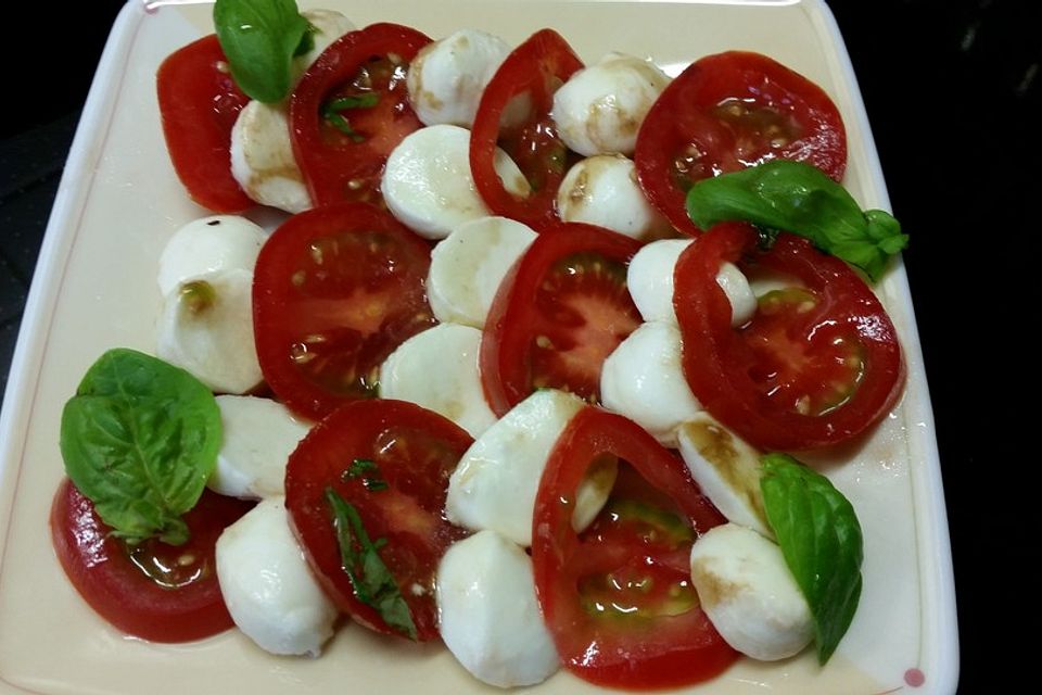 Mozarella mit Tomaten