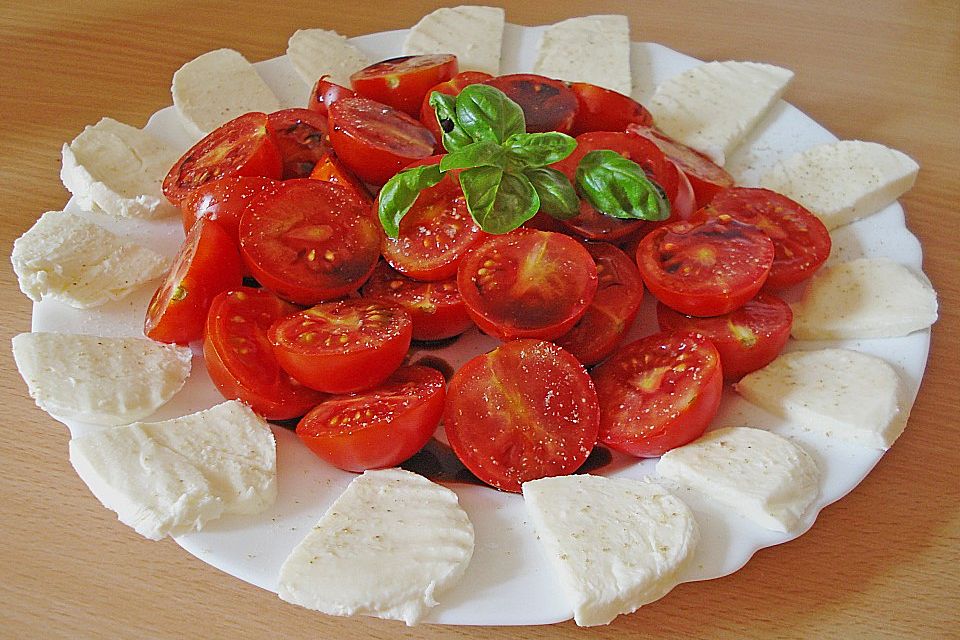 Mozarella mit Tomaten