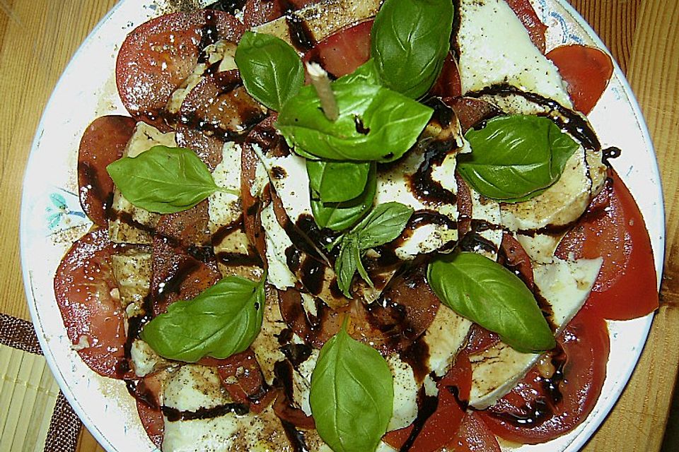 Mozarella mit Tomaten