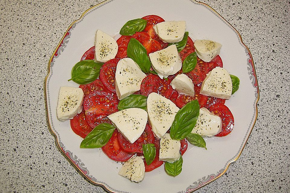 Mozarella mit Tomaten