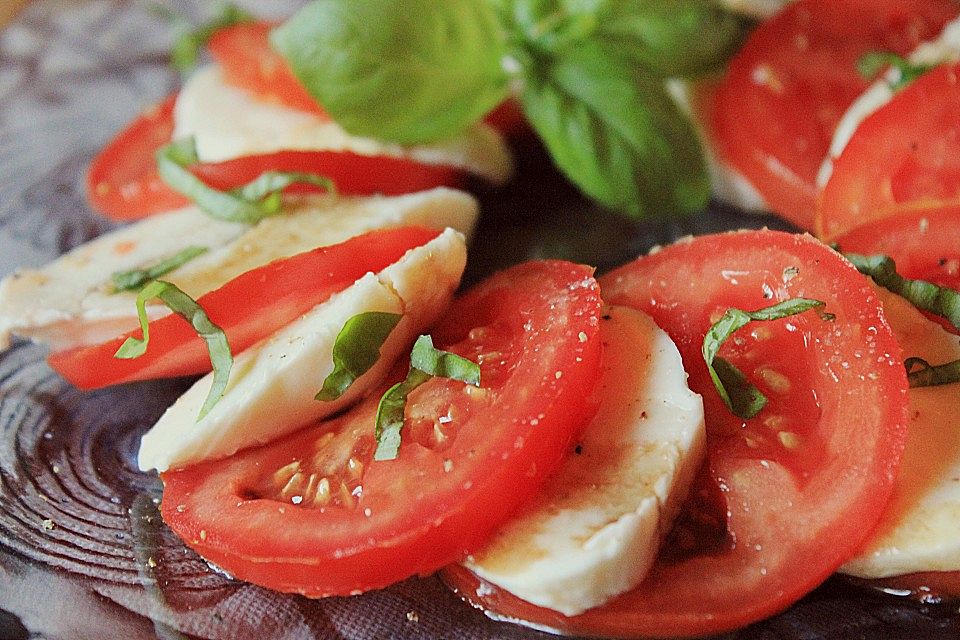 Mozarella mit Tomaten