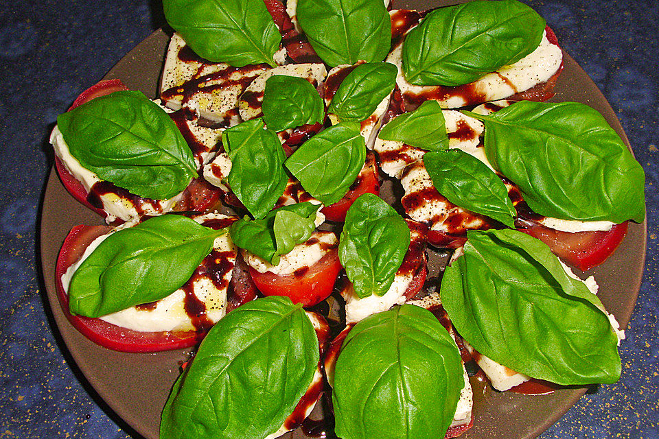 Mozarella mit Tomaten