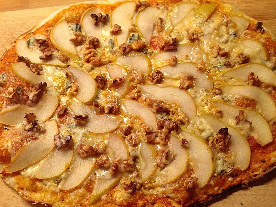 Pizza mit Birnen, Gorgonzola und Honig von delainy| Chefkoch