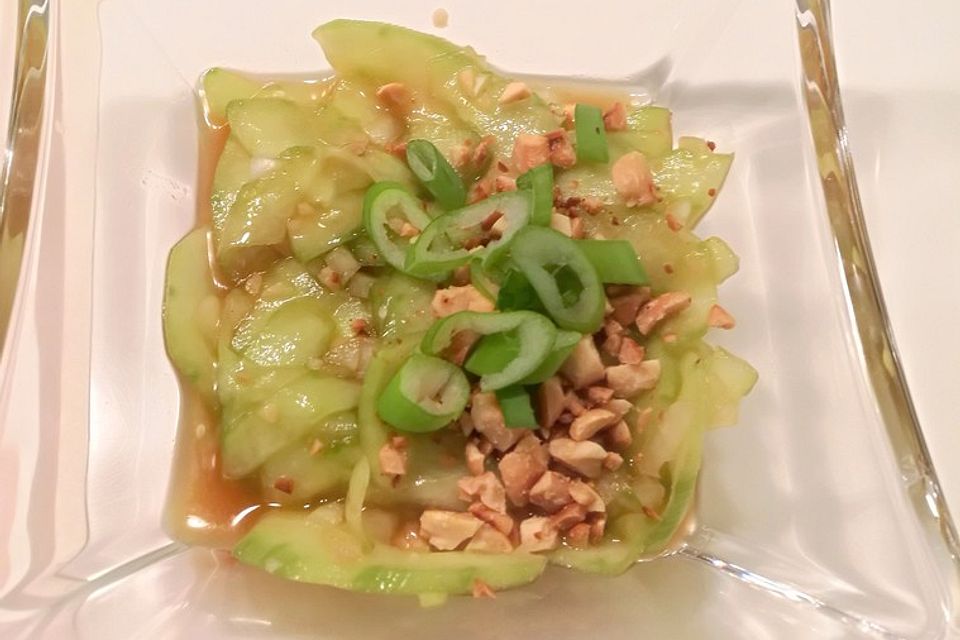 Asiatischer Gurkensalat