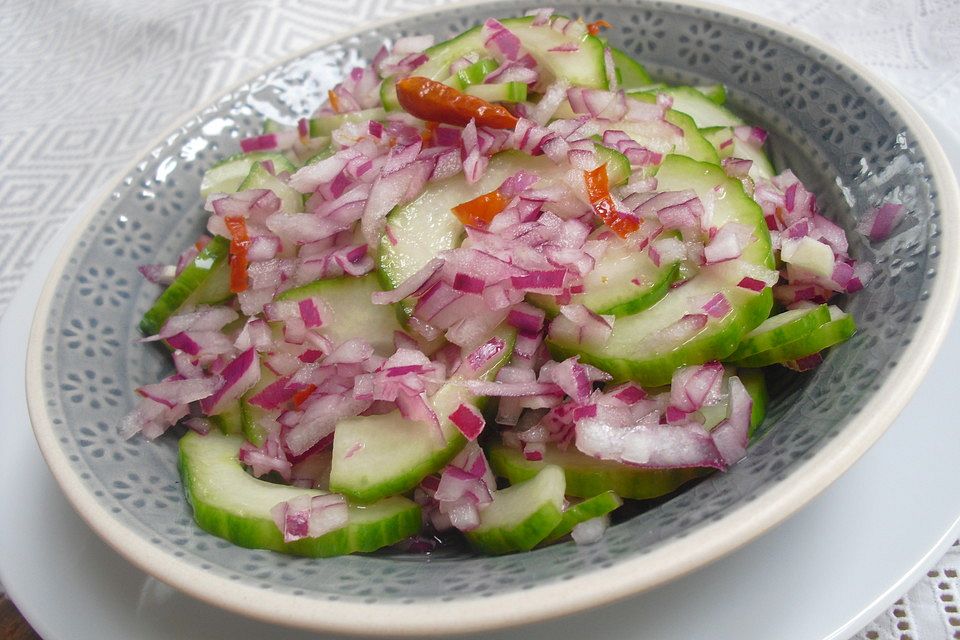 Asiatischer Gurkensalat