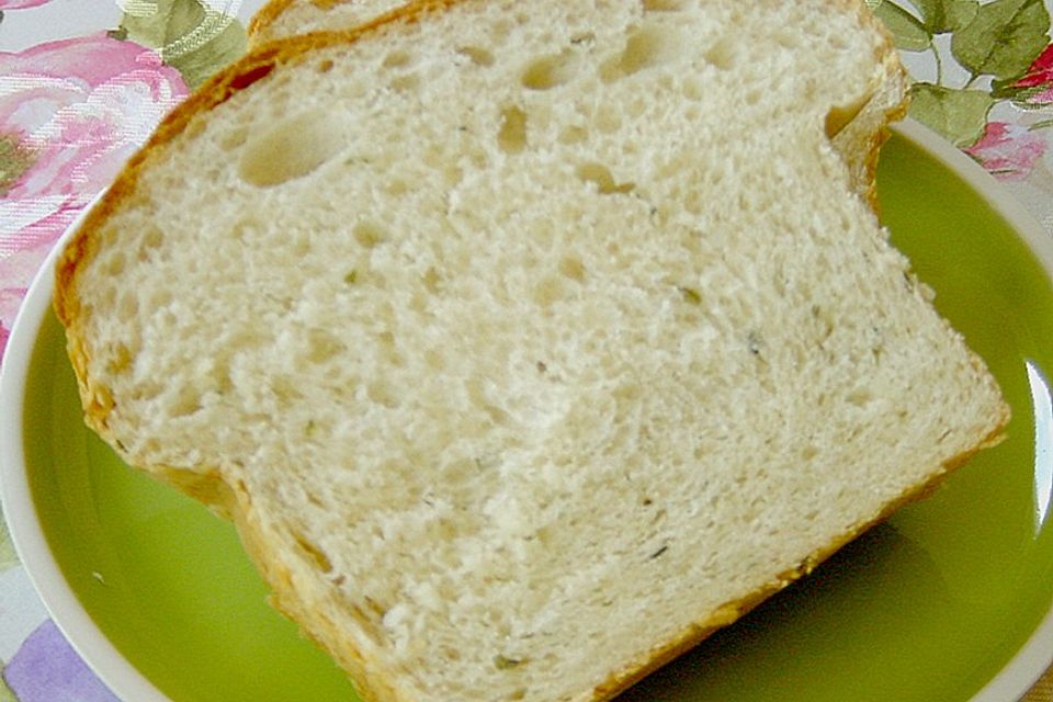 Kartoffelbrot mit Sauerrahm und Schnittlauch Kartoffelbrot mit Sauerrahm und Schnittlauch