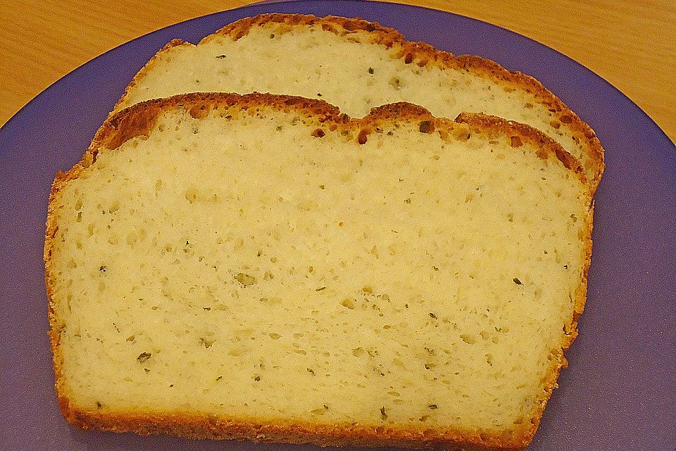 Kartoffelbrot mit Sauerrahm und Schnittlauch Kartoffelbrot mit Sauerrahm und Schnittlauch