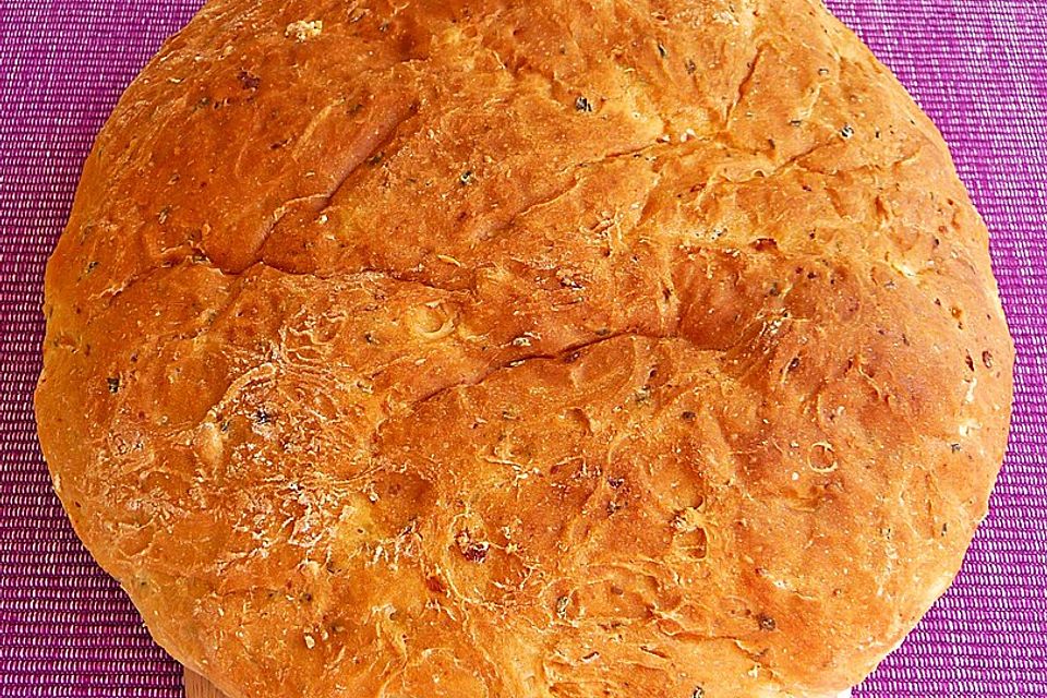 Kartoffelbrot mit Sauerrahm und Schnittlauch Kartoffelbrot mit Sauerrahm und Schnittlauch
