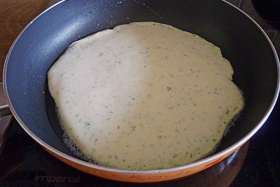 Eierkuchen - mit Camembert überbacken