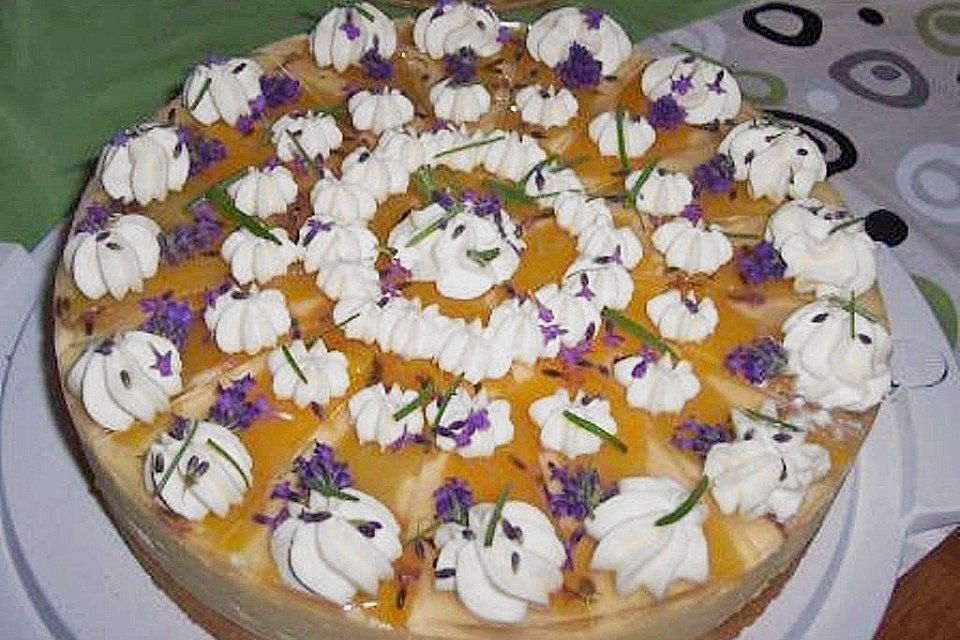 Pfirsichtorte mit Lavendel