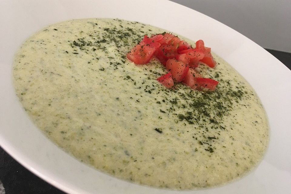 Ibus kalte Zucchini-Joghurt-Suppe