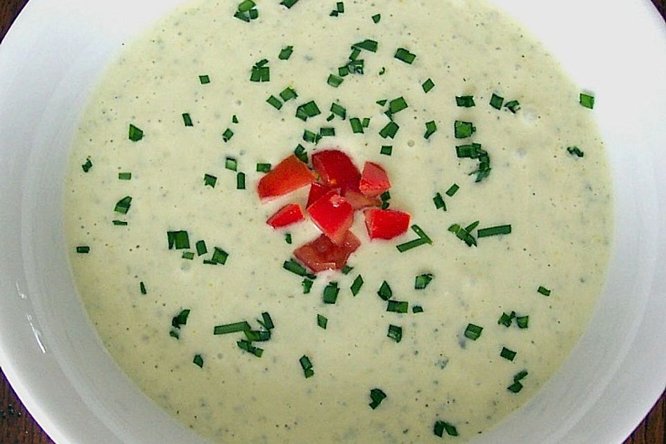 Ibus kalte Zucchini-Joghurt-Suppe