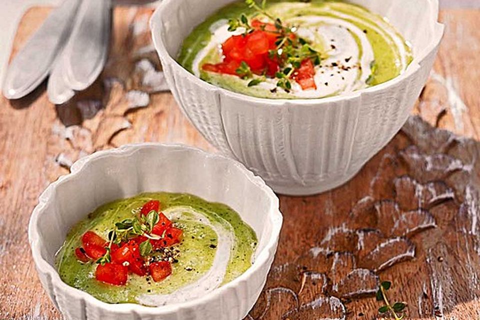 Ibus kalte Zucchini-Joghurt-Suppe