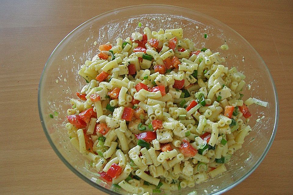 Griechischer Nudelsalat