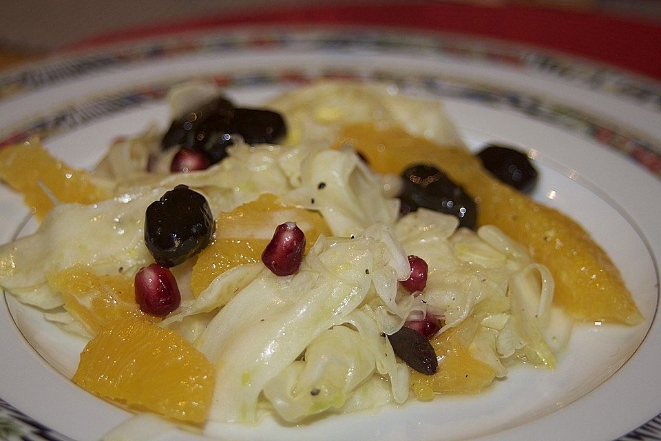 Orangensalat mit  Oliven und Fenchel