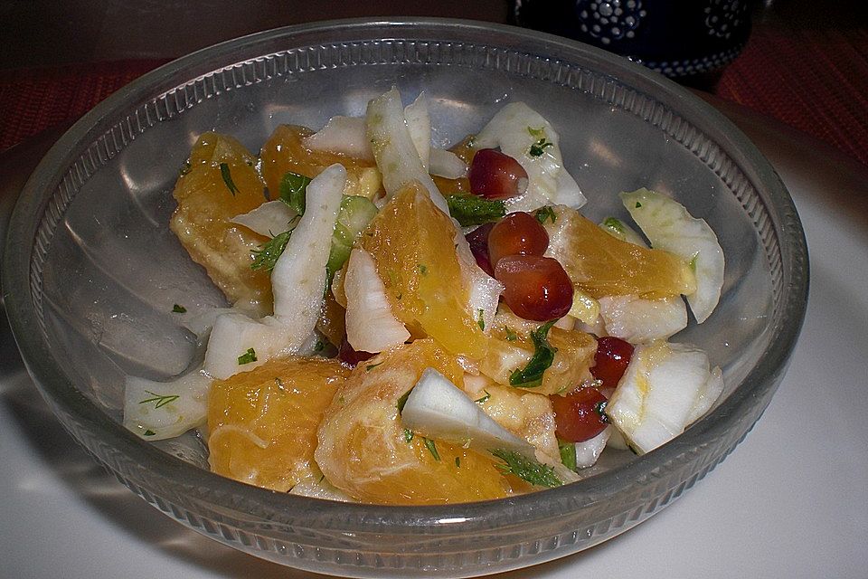 Orangensalat mit  Oliven und Fenchel