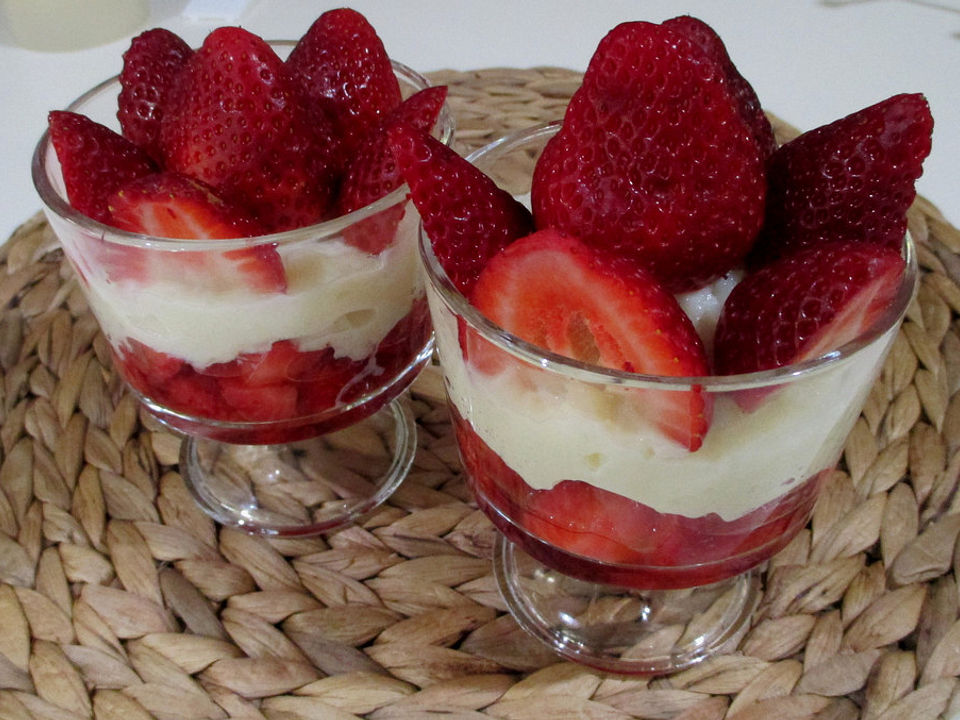 Vanillepudding auf Erdbeeren| Chefkoch