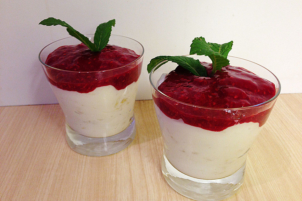 Bananencreme mit Himbeermus