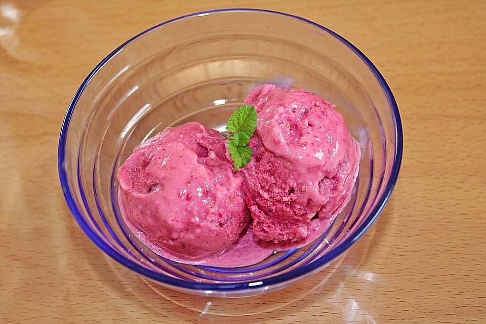 Himbeer - Saure Sahne - Eis