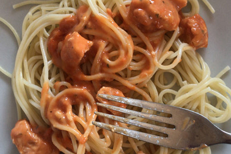 Spaghetti mit Lachs - Sahnesauce