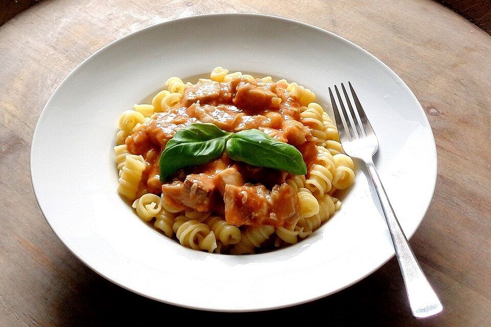 Spaghetti mit Lachs - Sahnesauce