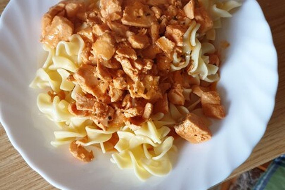 Spaghetti mit Lachs - Sahnesauce