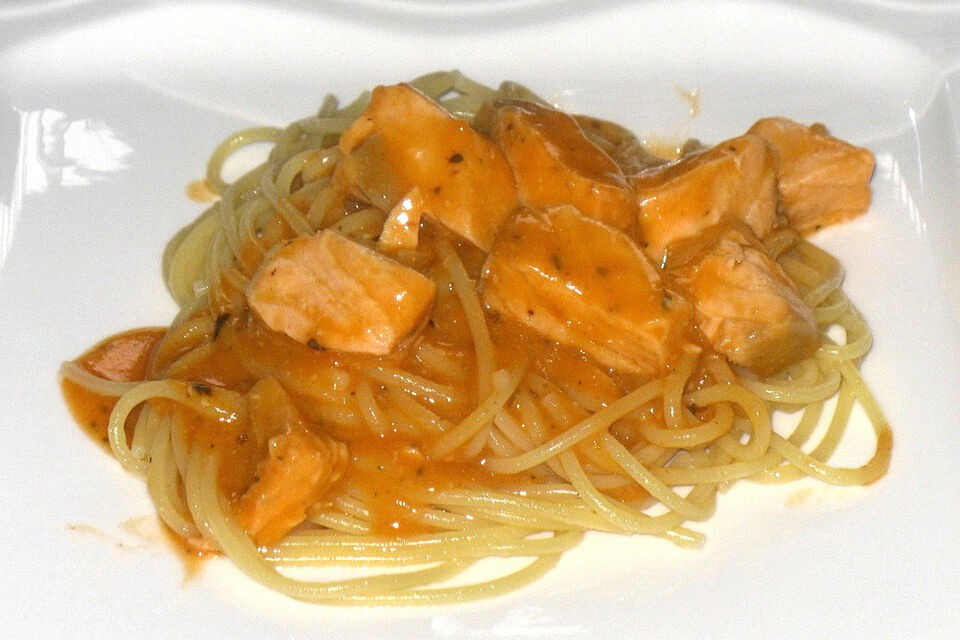 Spaghetti mit Lachs - Sahnesauce