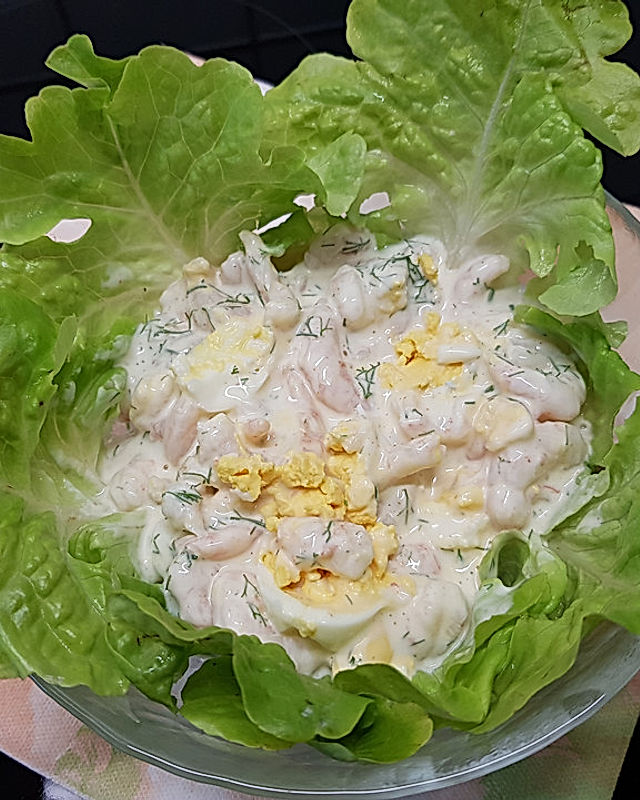 Garnelen - Ei - Salat auf Rucola