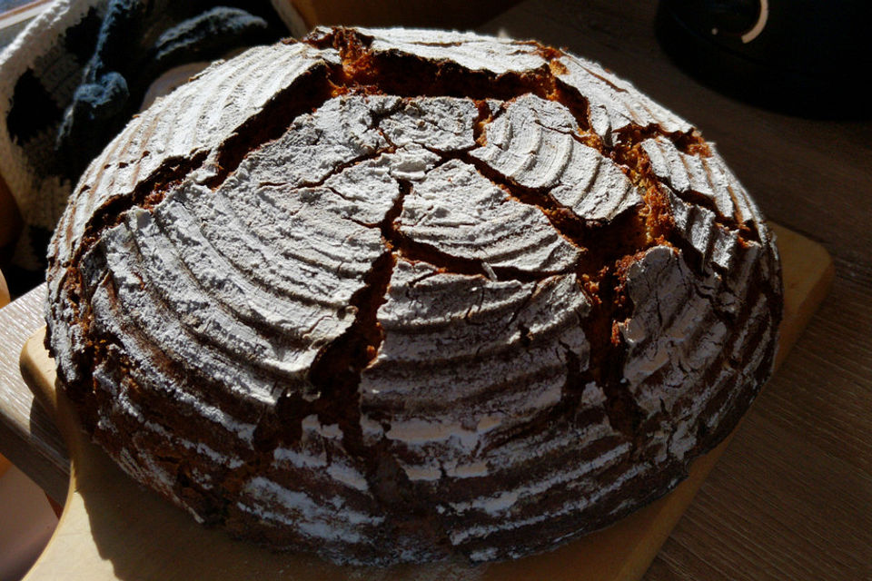 Würzig - malziges Roggenmischbrot mit Sauerteig