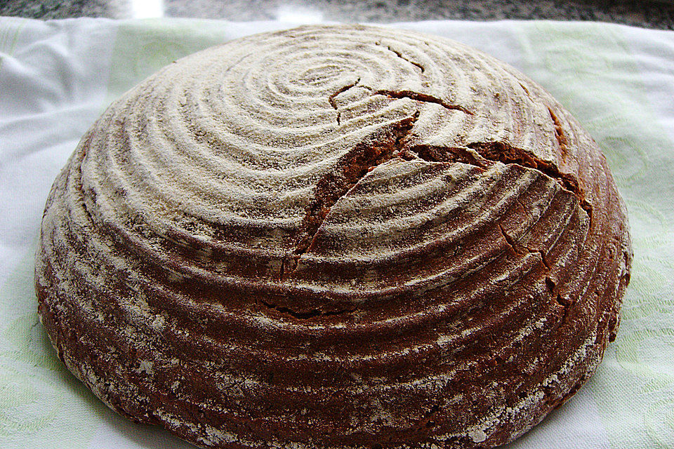 Würzig - malziges Roggenmischbrot mit Sauerteig