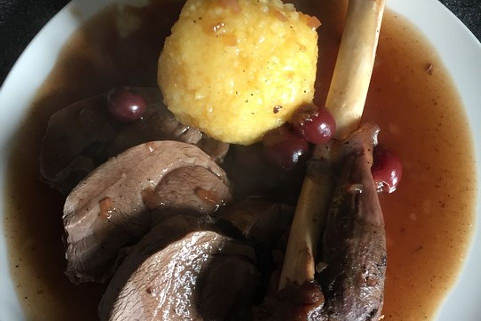 Hirschbraten in Rotwein - Kirschsauce