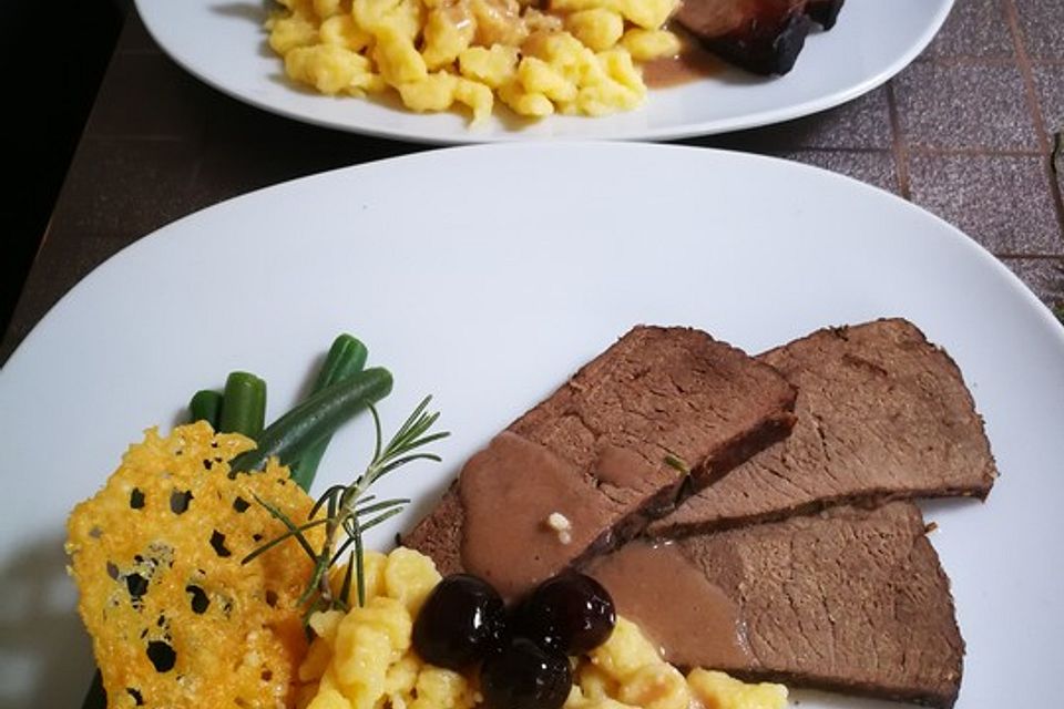 Hirschbraten in Rotwein - Kirschsauce