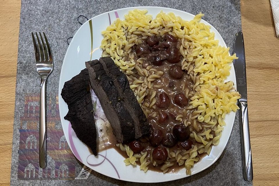 Hirschbraten in Rotwein - Kirschsauce