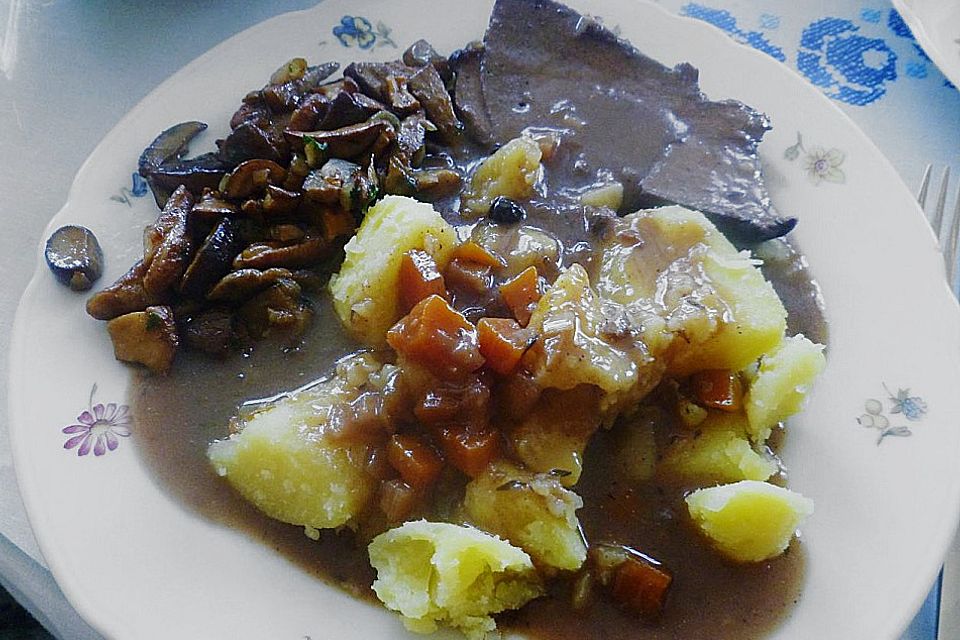 Hirschbraten in Rotwein - Kirschsauce