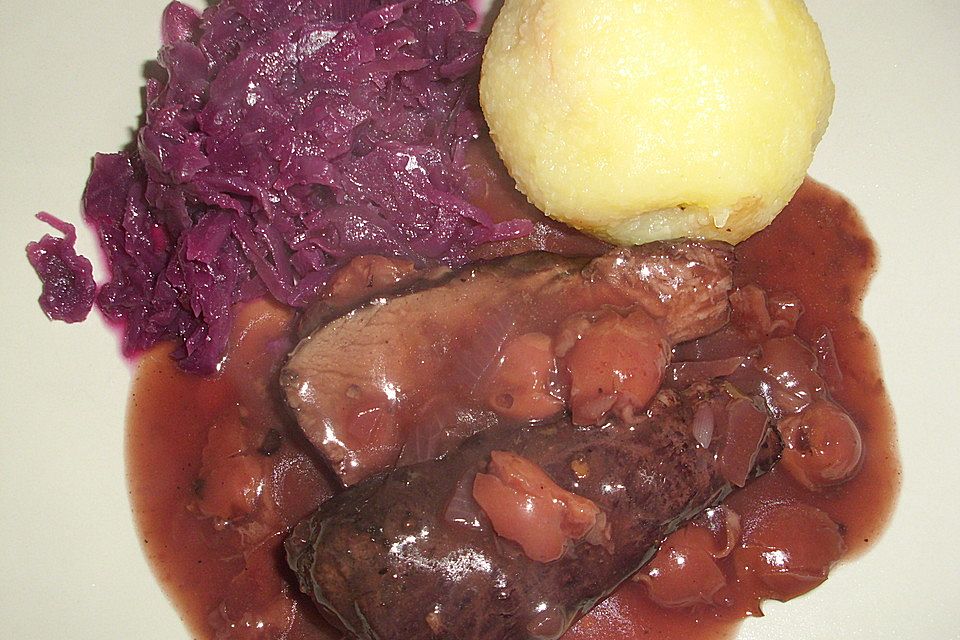 Hirschbraten in Rotwein - Kirschsauce