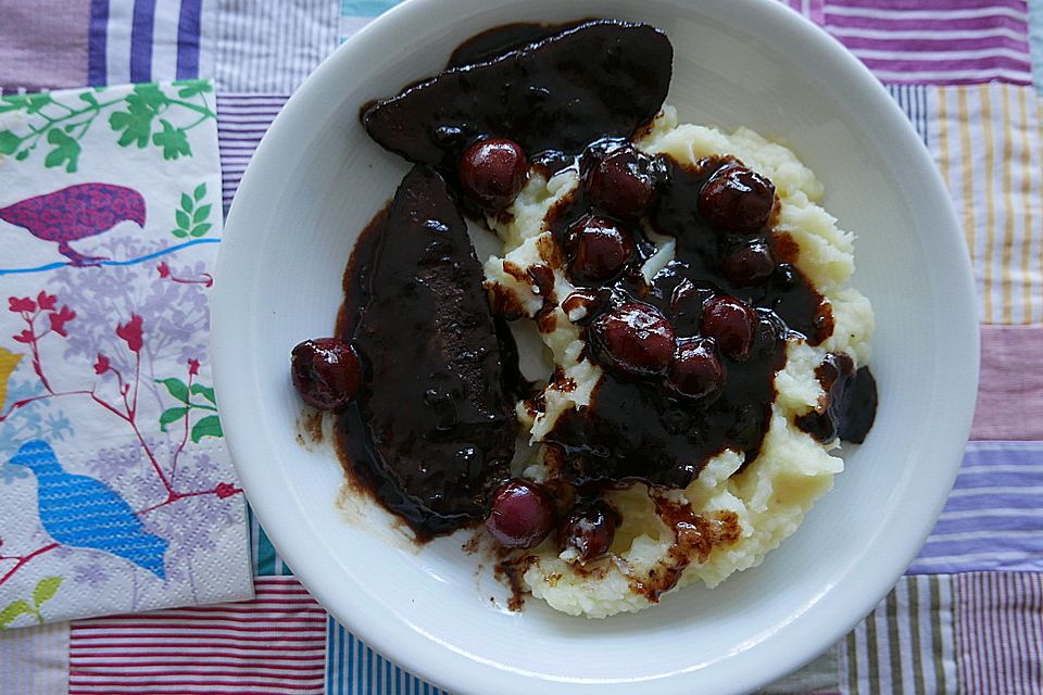 Hirschbraten in Rotwein - Kirschsauce