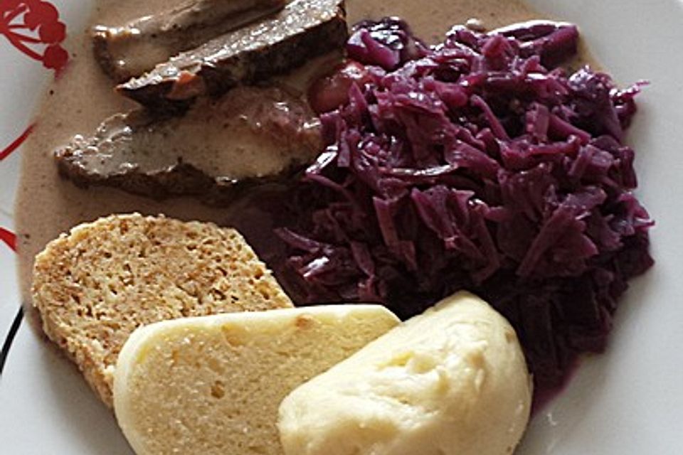 Hirschbraten in Rotwein - Kirschsauce