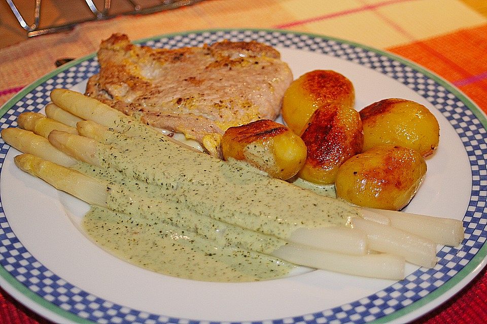 Gefüllte Schnitzel mit Spargel und Kerbelsoße