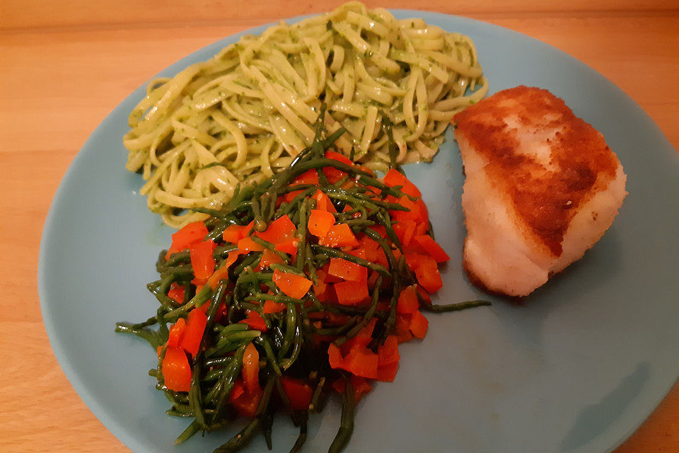 Rotbarschloin und Jakobsmuscheln mit Bärlauchspagetti, Paprika und Salicorne