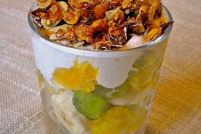 Obstsalat mit Quark und Mandelkrokant von fletcher| Chefkoch