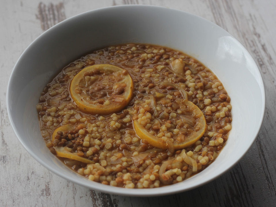 Armenische Linsensuppe mit Anis, Zwiebeln und Zitrone von clayovencook ...