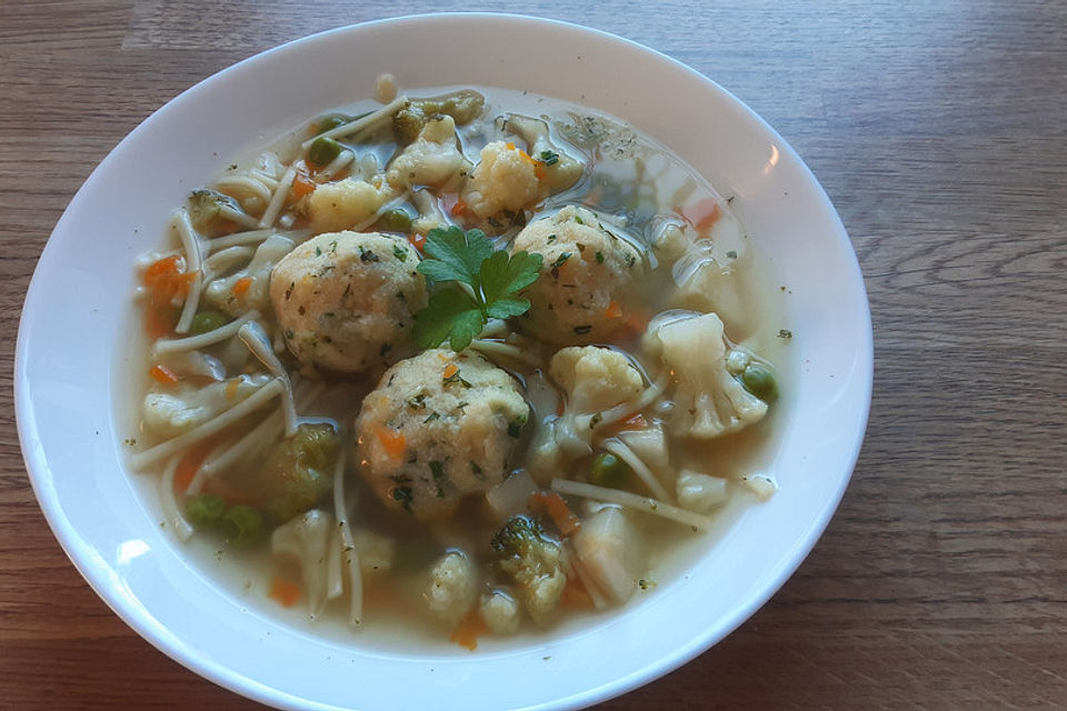 Grießklößchensuppe von Oma Mette